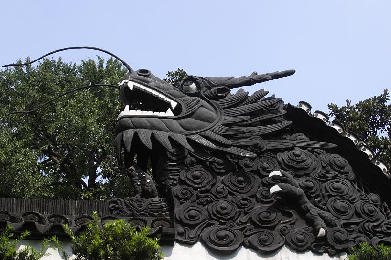 CRW_5555.JPG - A Dragon in the Yuyuan Garden.