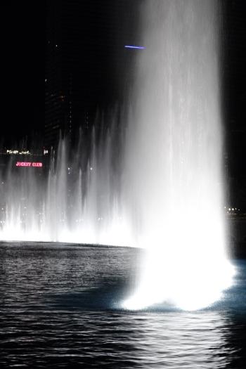 CRW_3931.JPG - Bellagio is famous for their fountain, which is computer synchronized to music.  Some of the blasts of water must go 200 feet in the air and make a booming sound when they go off.