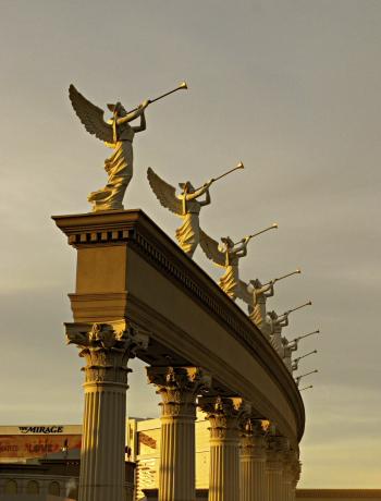 IMG_4682_3_4_tonemapped.JPG - Caesars Palace.  Over the top.