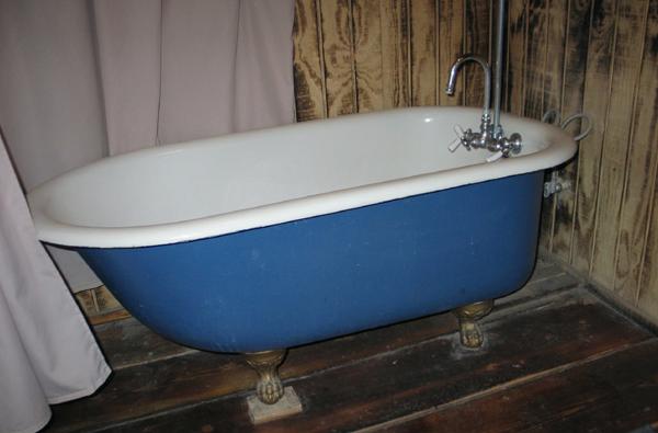 master_1734.jpg - The "cowboy bathtub."